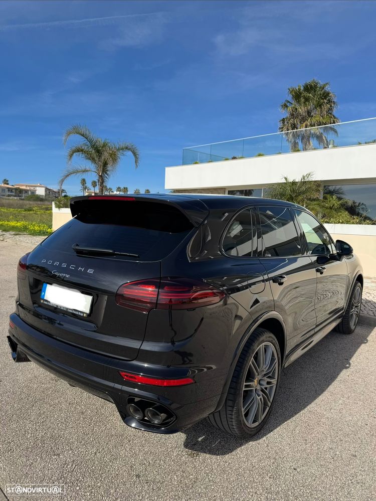 Porsche Cayenne Platinum Edition - 16