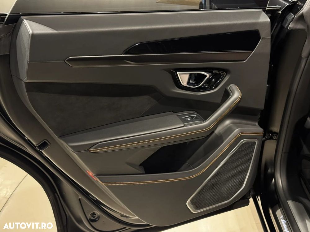 Lamborghini URUS - 20