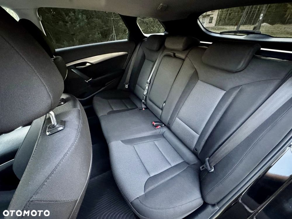 Hyundai i40 1.6 GDI Comfort + - 18