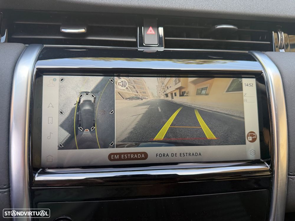 Land Rover Discovery Sport P300e - 28