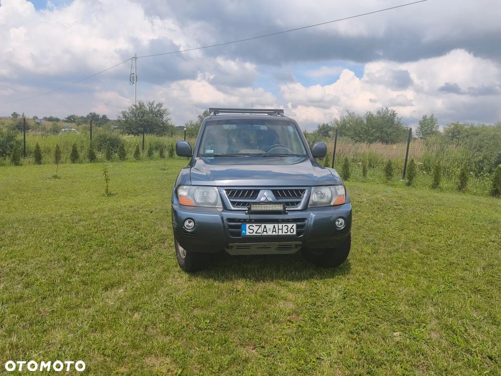 Mitsubishi Pajero - 9