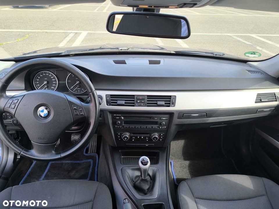 BMW Seria 3 318d DPF - 4
