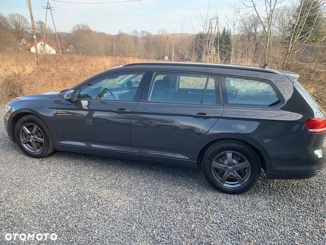 Volkswagen Passat - 4