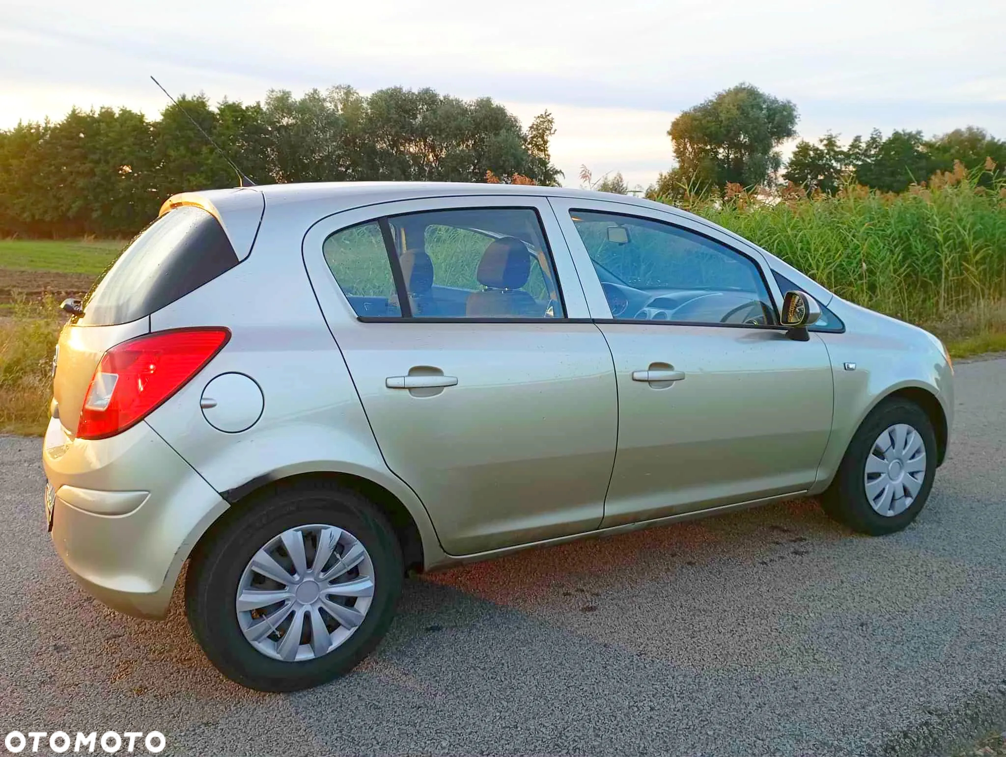 Opel Corsa 1.2 16V Cosmo - 8
