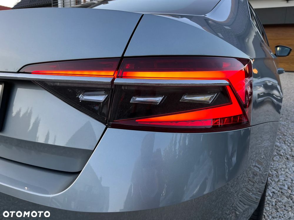 Skoda Superb 2.0 TDI SCR Ambition - 18