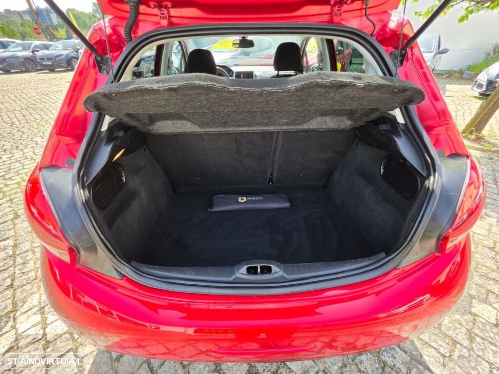 Peugeot 208 1.2 PureTech Signature - 11