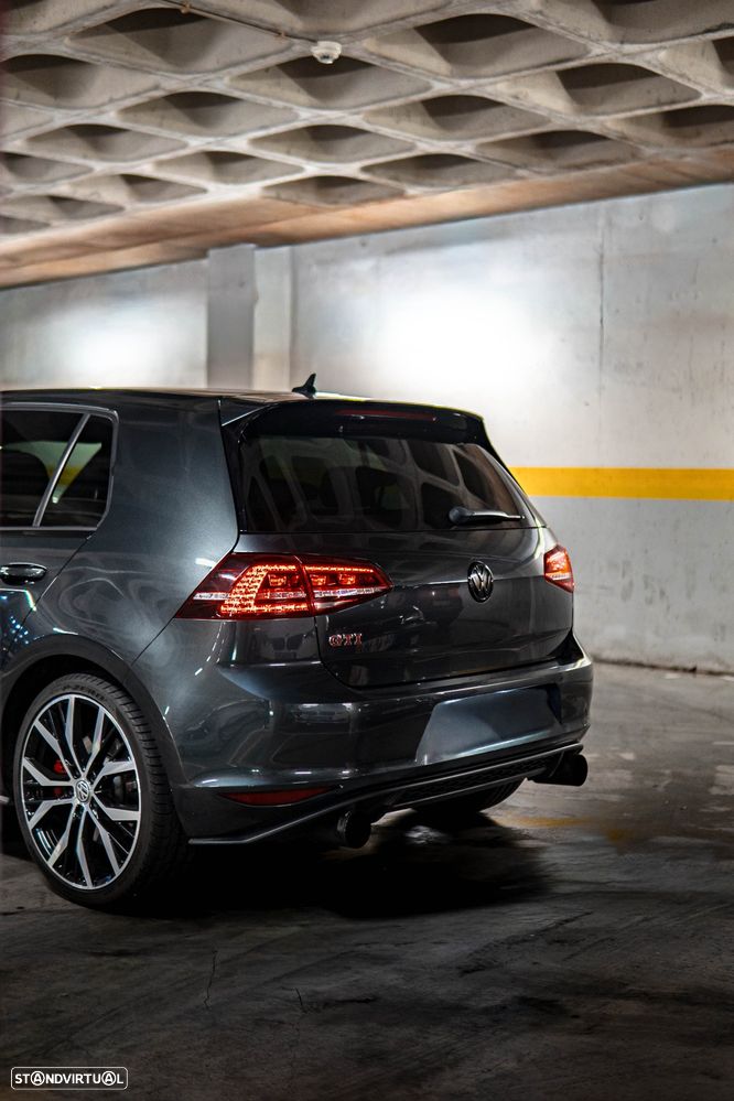 VW Golf GTI Performance BlueMotion DSG - 12