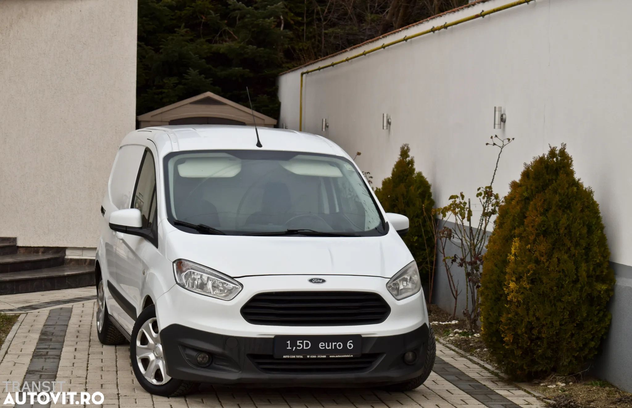 Ford TRANSIT COURIER - 1