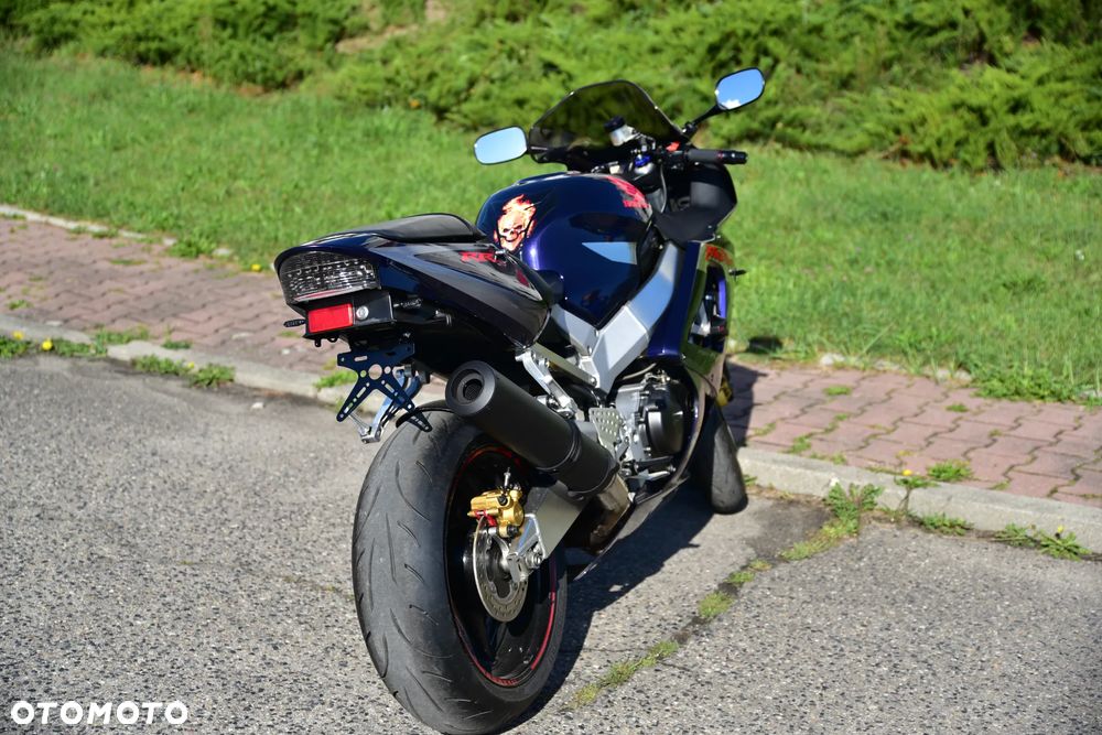 Honda CBR - 28