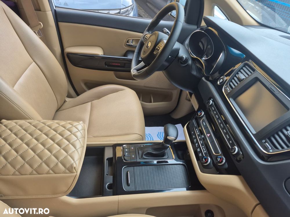 Kia Carnival - 22