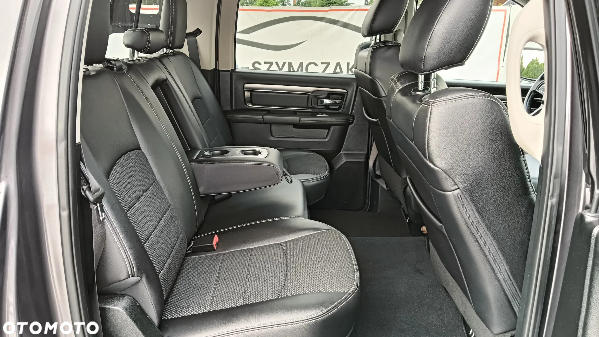 Dodge RAM 1500 5.7 4x4 - 23