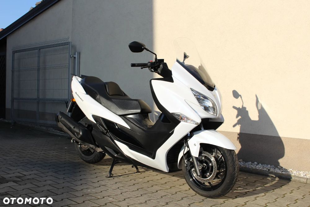 Suzuki Burgman - 11