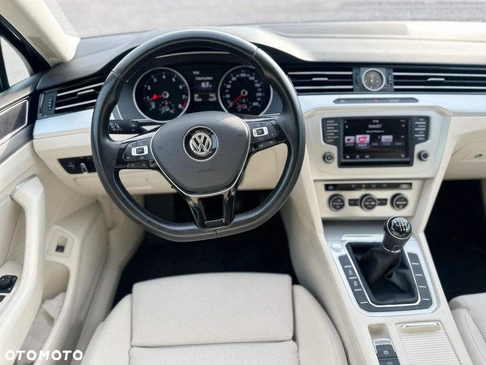 Volkswagen Passat 1.8 TSI BMT Comfortline - 22