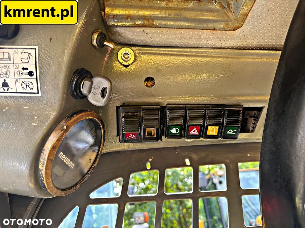 Wacker Neuson 701S MINI-ŁADOWARKA 2013R | BOBCAT S100, S130, 753, WACKER NEUSON WL25, WACKER NEUSON WL30, BOBCAT L23, BOBCAT L28, BOBCAT L35, BOBCAT S70, BOBCAT S450, BOBCAT S510, BOBCAT S530, AVANT 528, AVANT 530 - 28