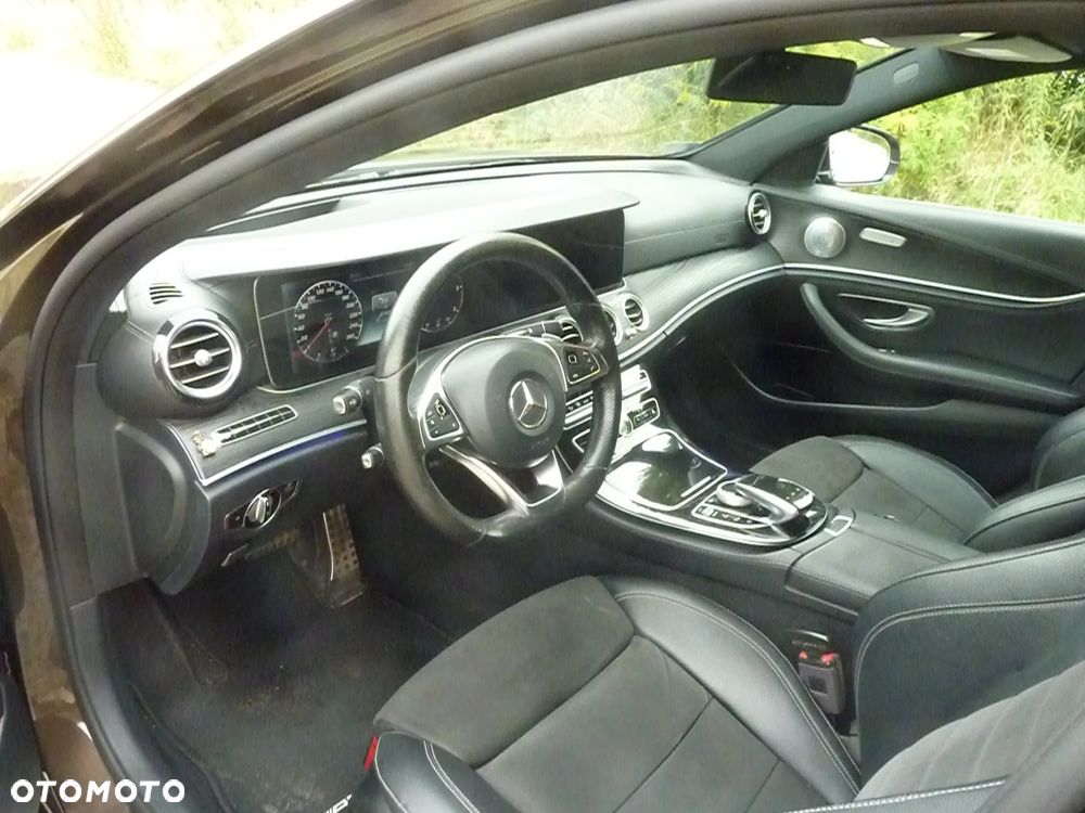 Mercedes-Benz Klasa E 220 d 4-Matic 9G-TRONIC - 9
