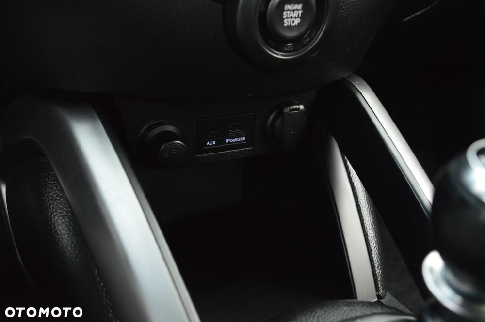 Hyundai Veloster - 31