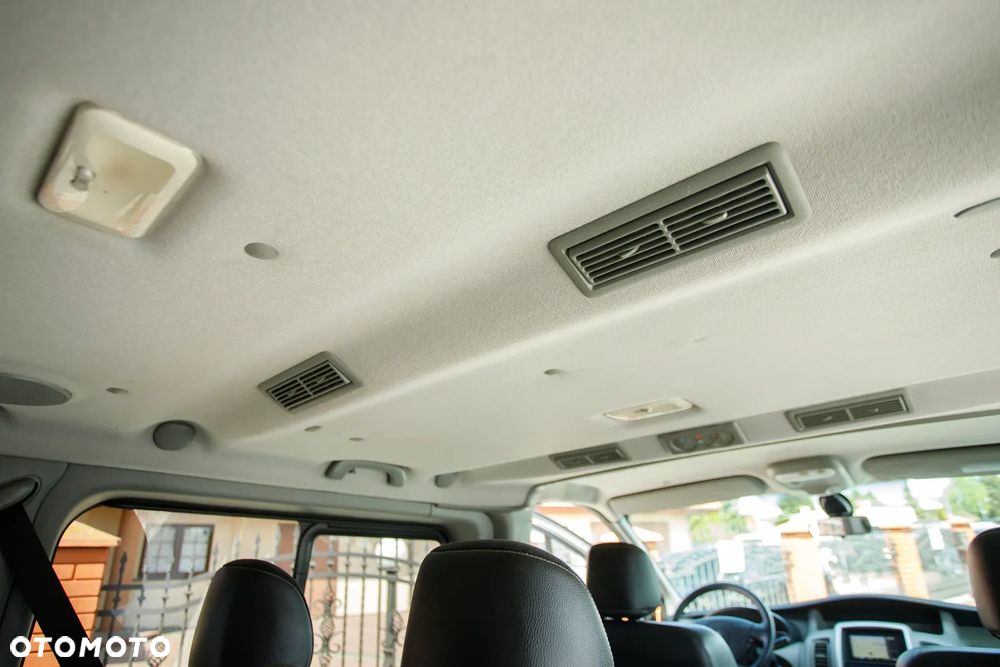 Renault Trafic Grand Passenger Black Edition - 23