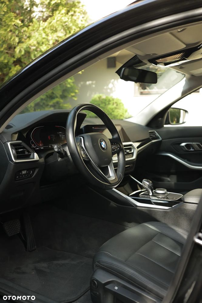 BMW Seria 3 320i GPF Sport Line - 17