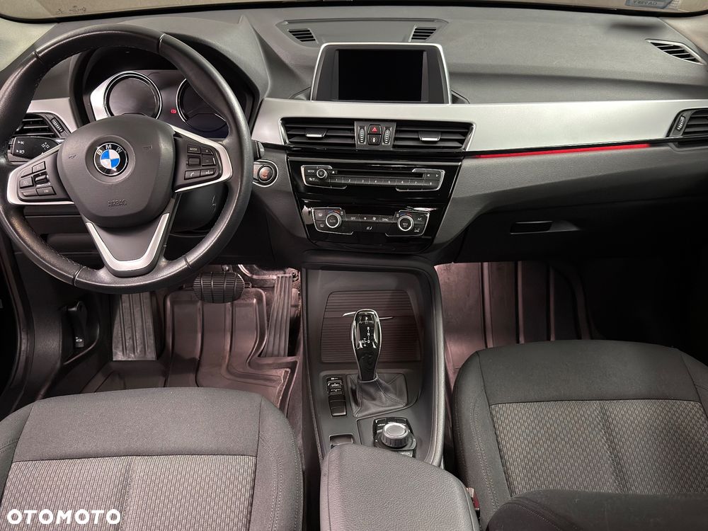 BMW X1 sDrive18i - 11