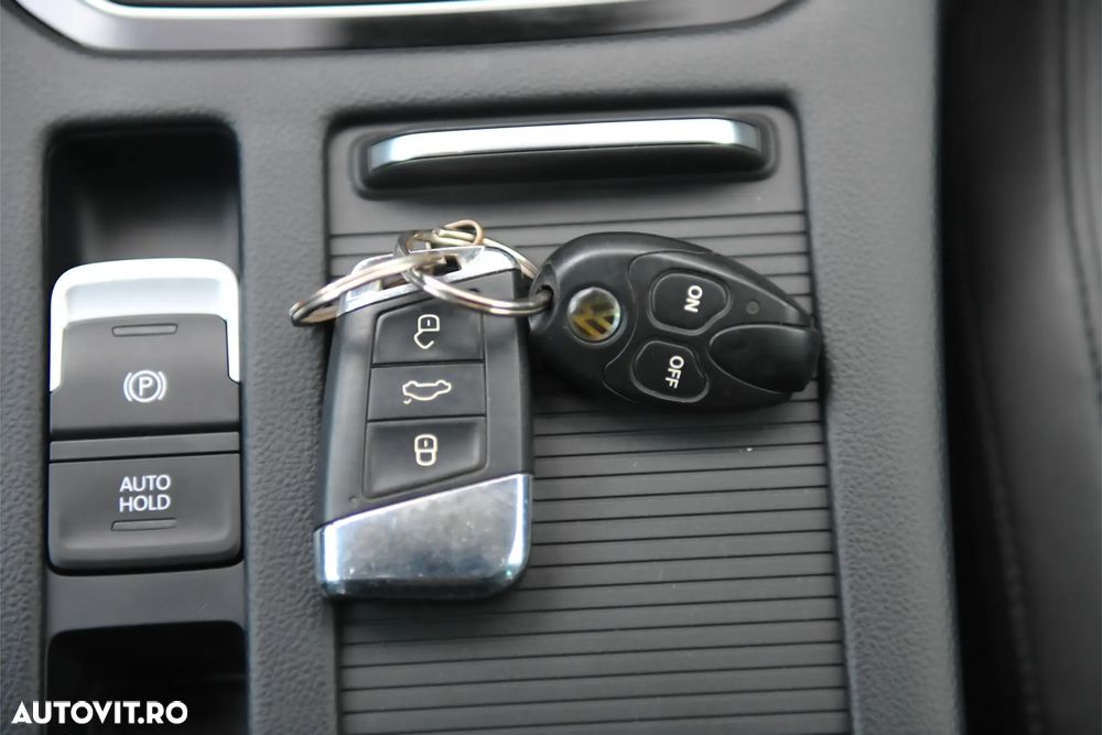 Volkswagen Passat - 32