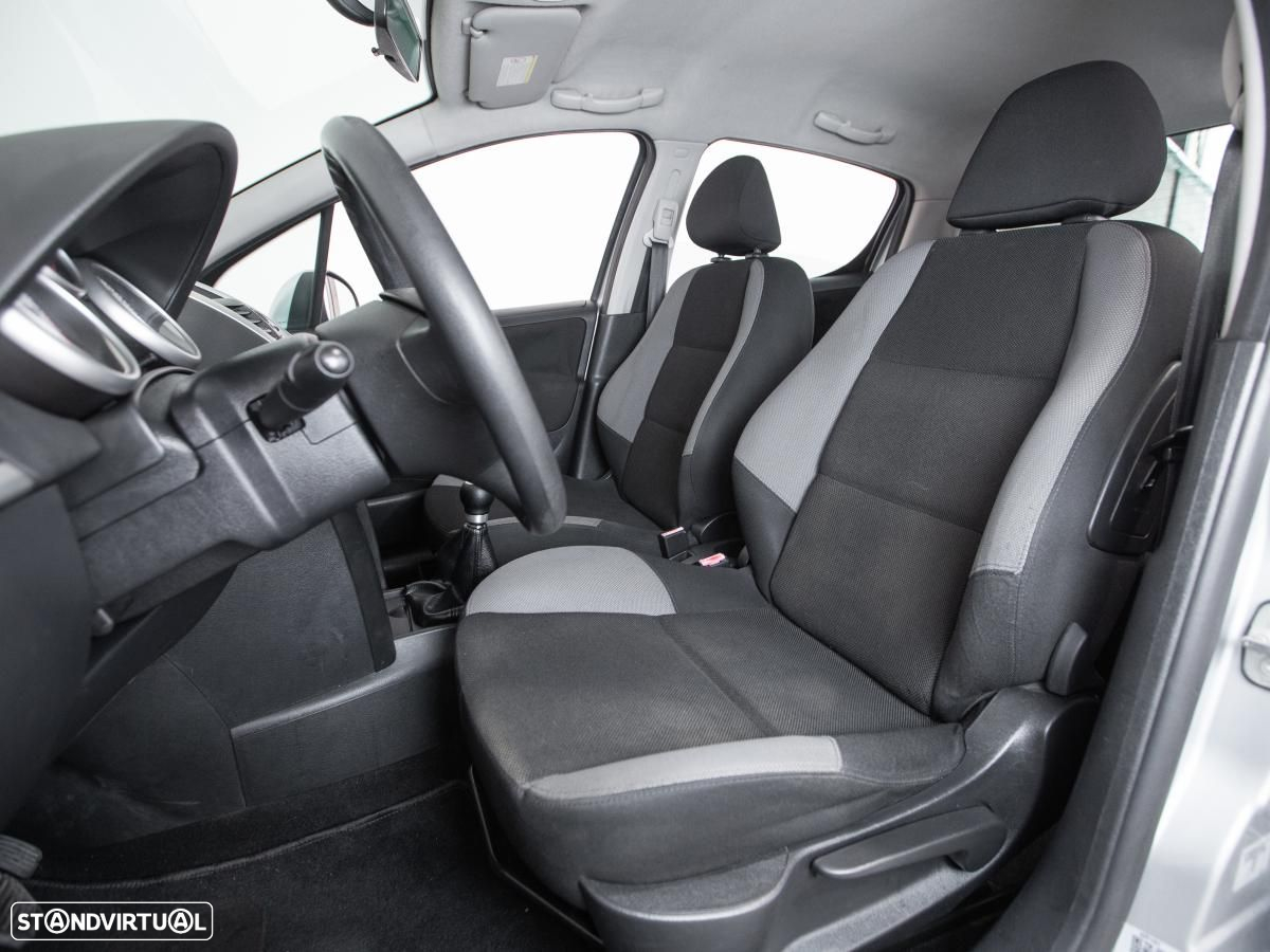 Peugeot 207 - 6