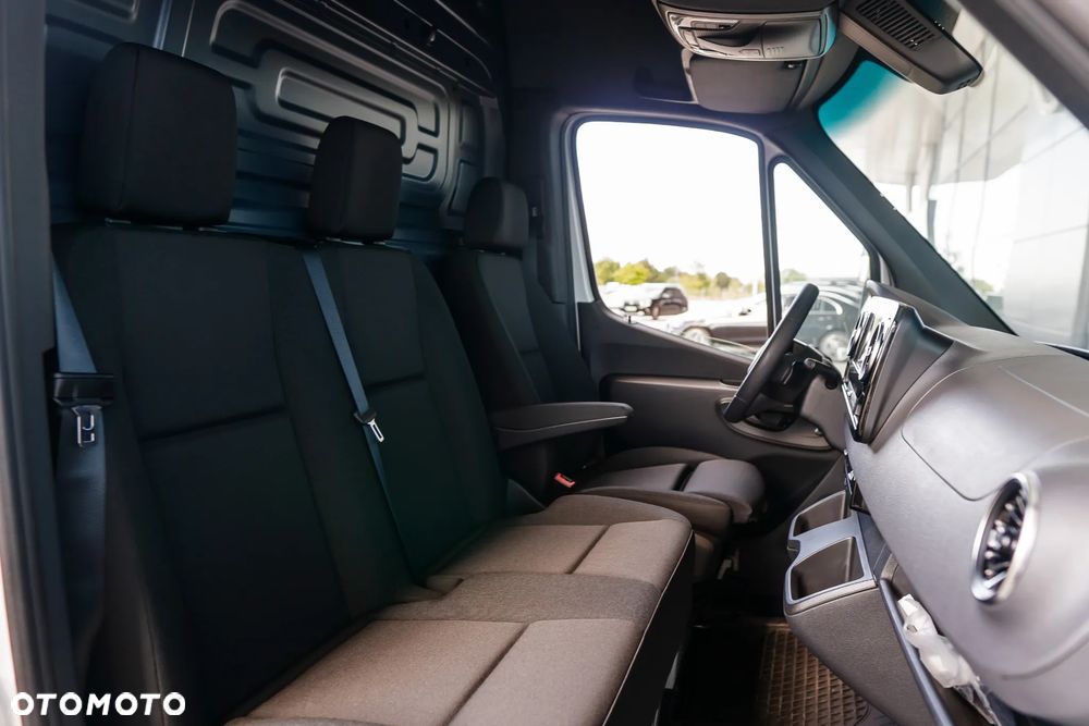 Mercedes-Benz Sprinter - 12