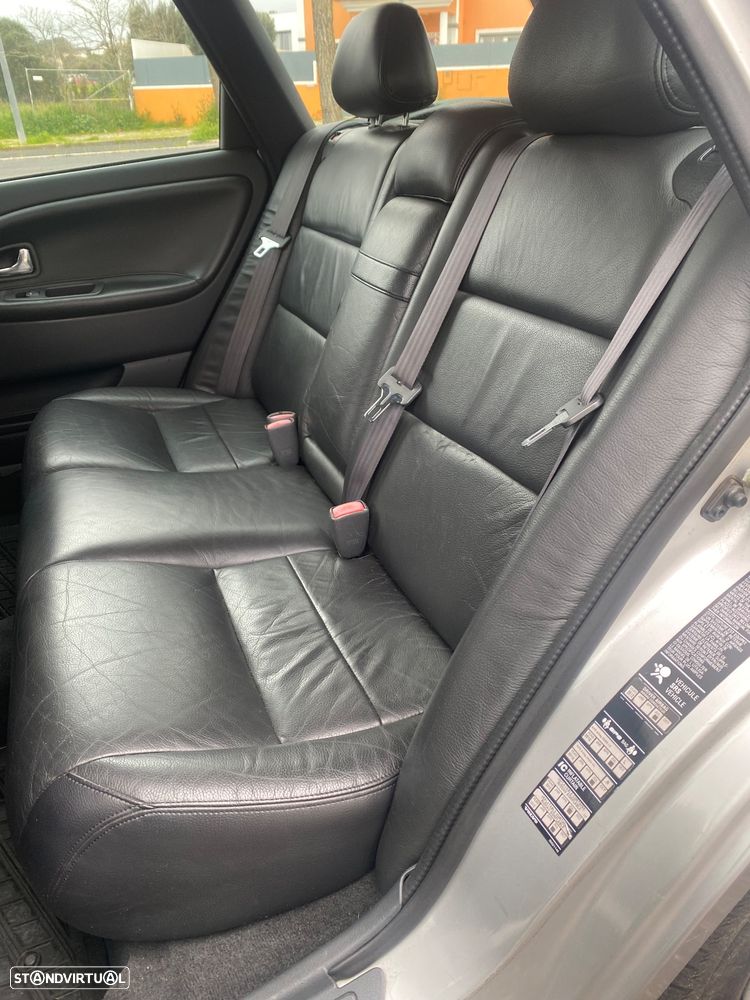 Volvo V40 Cross Country - 8