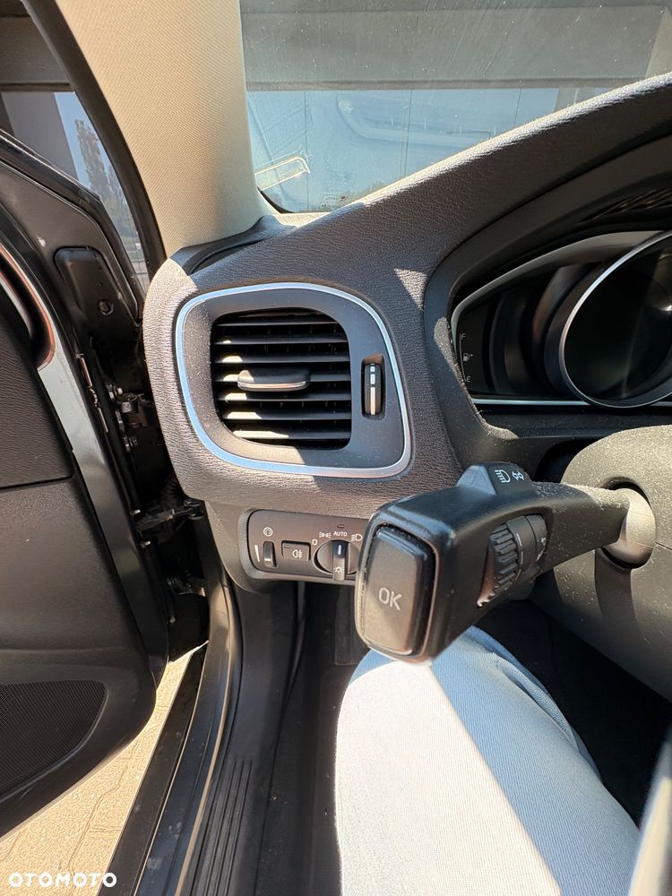 Volvo V40 D3 Momentum - 7