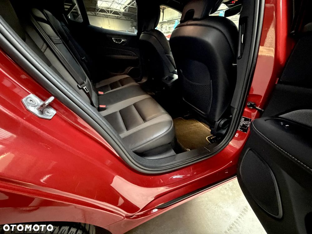 Volvo S60 T4 R-Design - 17