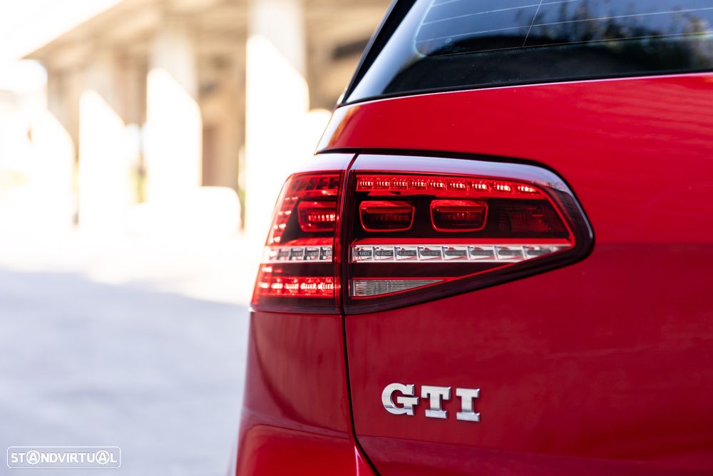 VW Golf GTI Performance BlueMotion DSG - 13