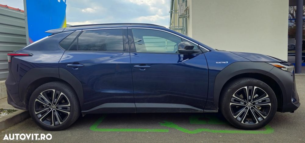 Toyota BZ4X 160 KW AWD (4x4) Luxury - 2