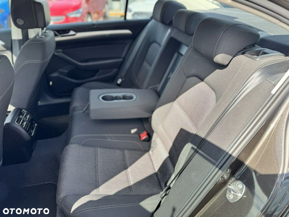 Volkswagen Passat 1.5 TSI EVO Comfortline - 28