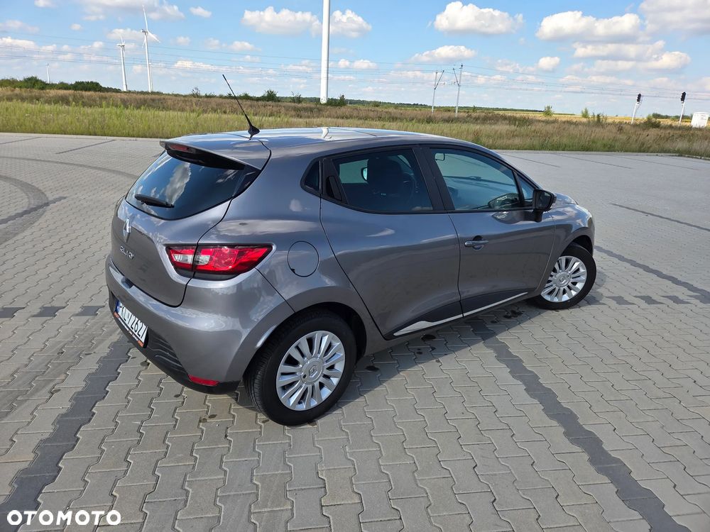 Renault Clio 2015 photo 2