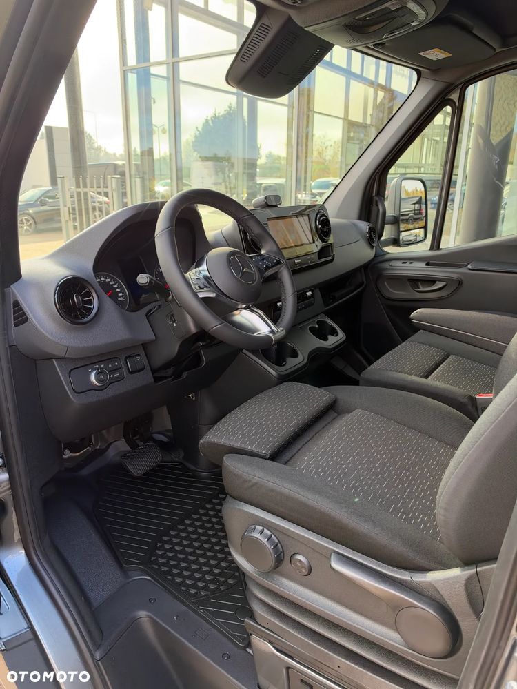 Mercedes-Benz Sprinter - 20