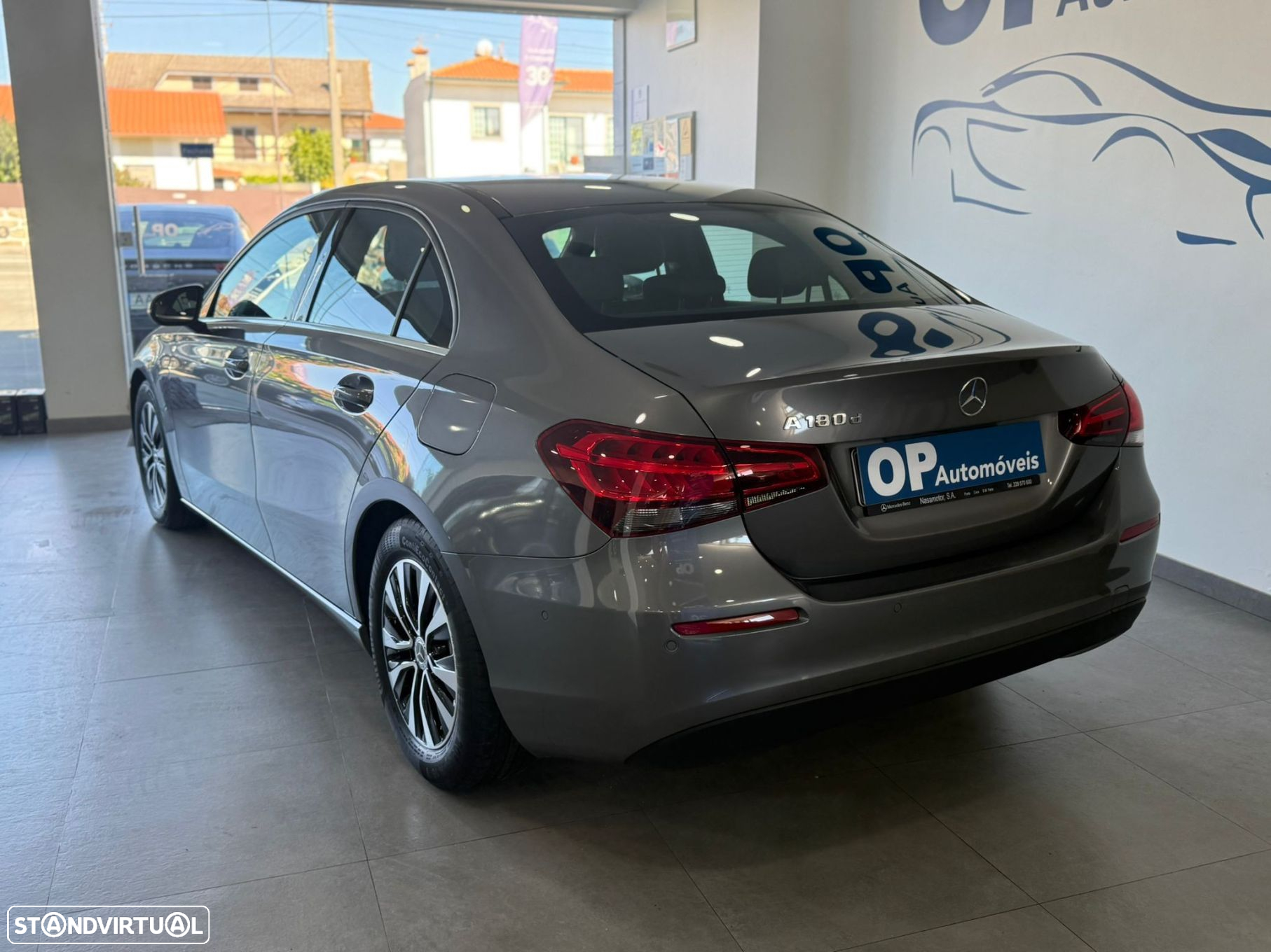 Mercedes-Benz A 180 Limousine d Style Aut. - 4