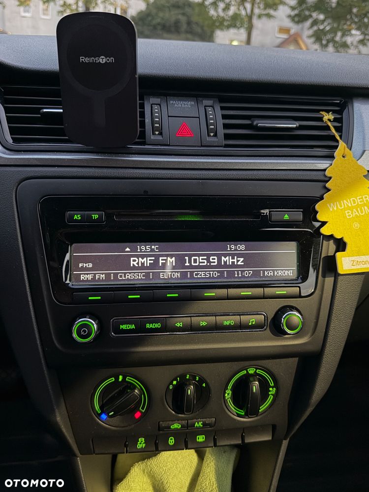 Skoda RAPID 1.2 TSI Ambition - 15