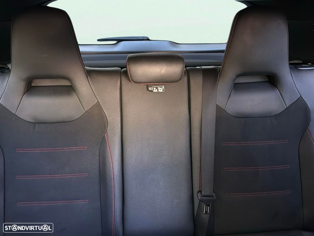 Mercedes-Benz A 200 AMG Line - 16