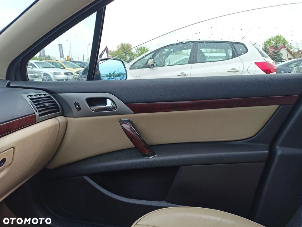 Peugeot 407 - 14