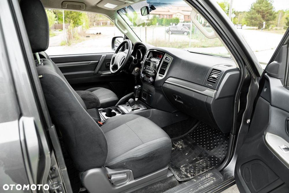 Mitsubishi Pajero 3.2 DI-D Automatik Final Edition - 27