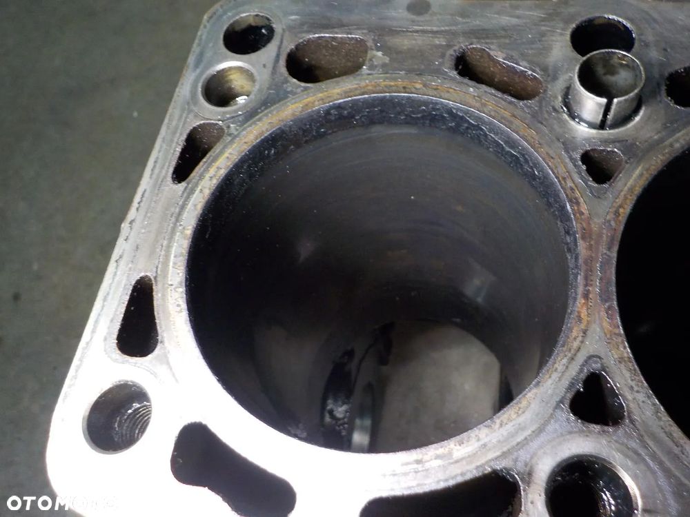 VW T5 2.0 TDI CAA BLOK SILNIKA - 2