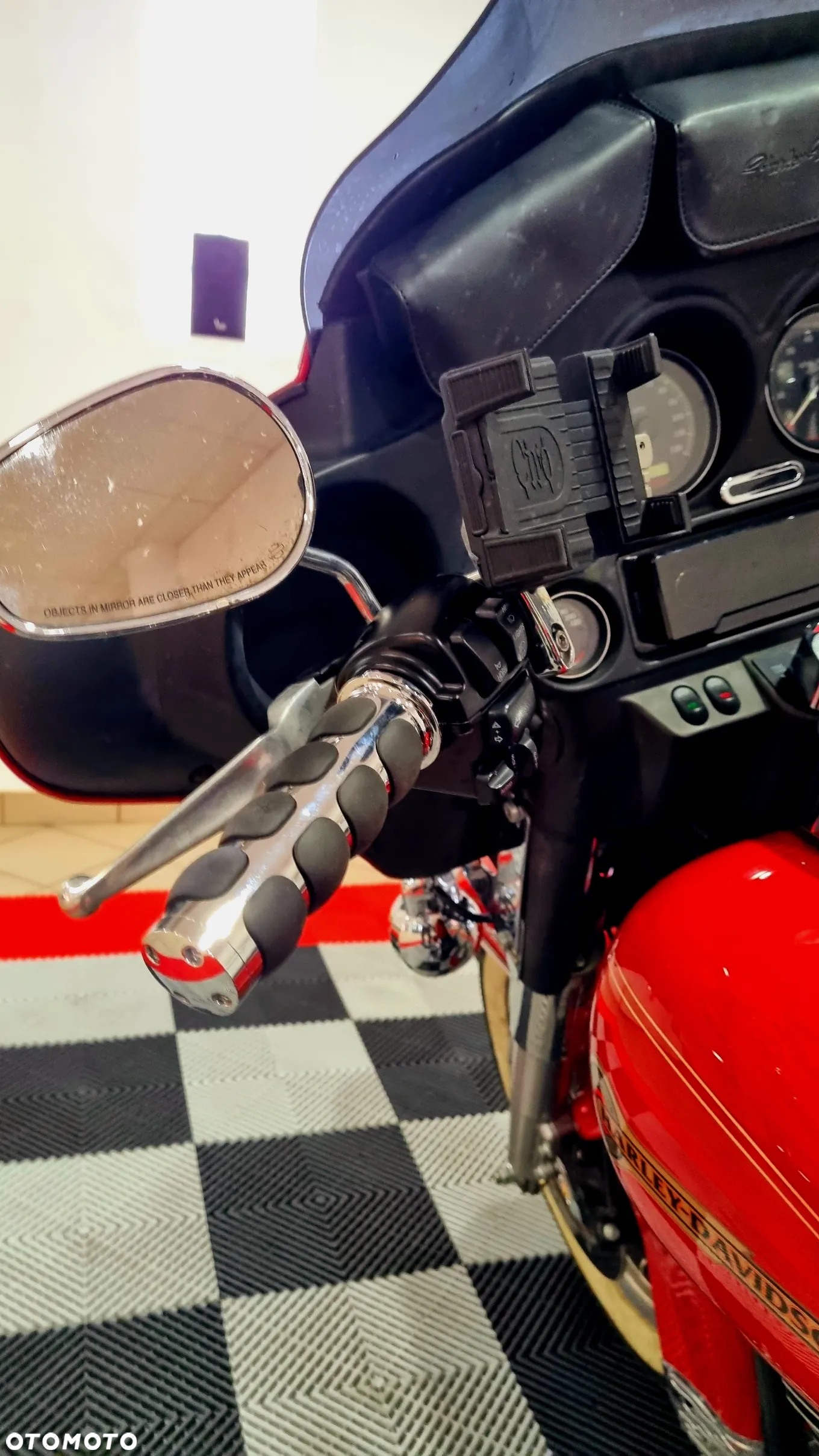 Harley-Davidson FLHTCU Ultra - 16