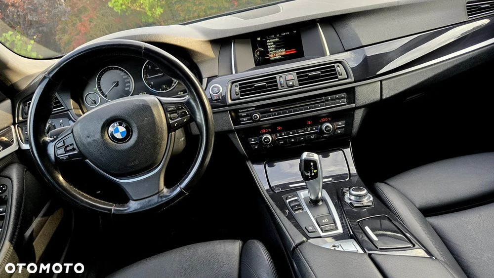 BMW Seria 5 520d Luxury Line - 27