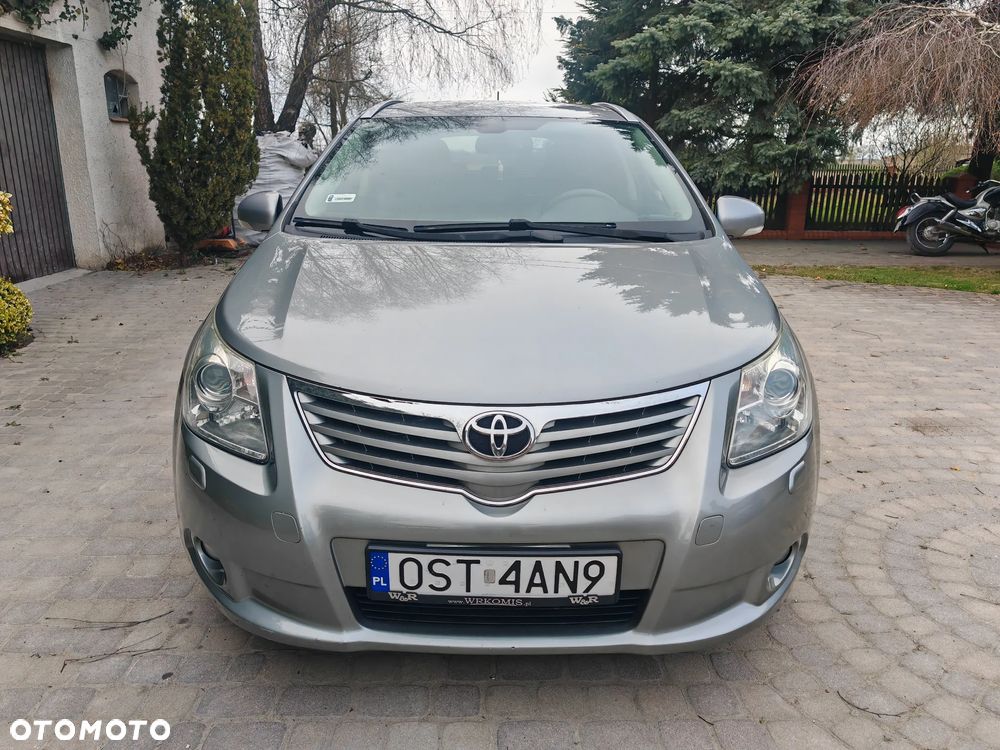 Toyota Avensis 2.2 D-4D Sol - 2