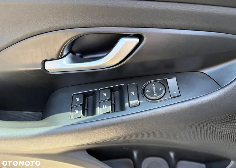 Hyundai i30 1.4 Classic + - 6