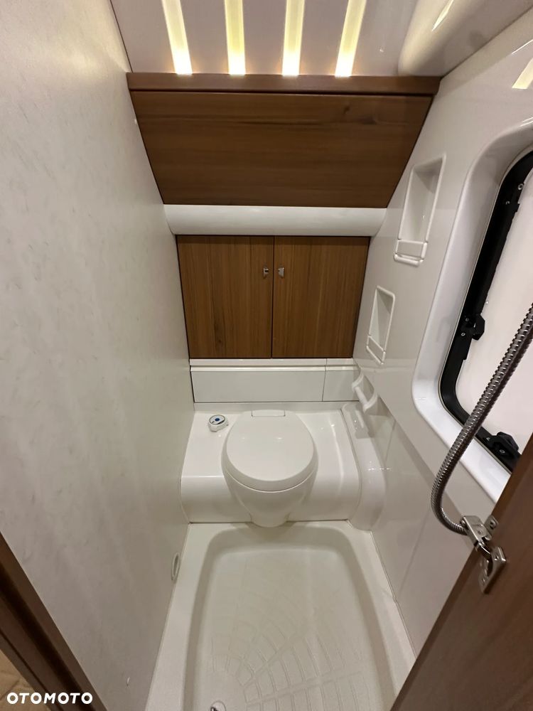 Hobby 560 CFE PREMIUM z napędem i pompowanym przedsionkiem. - 36