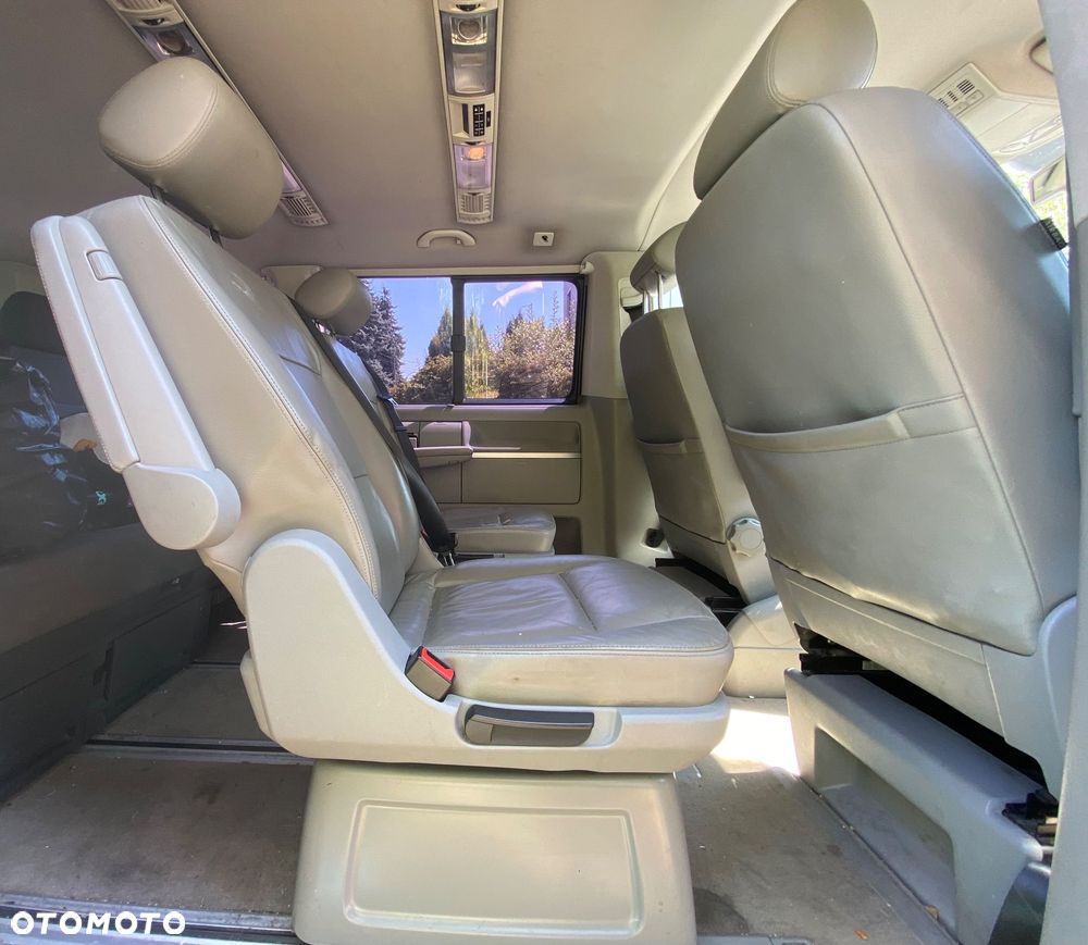 Volkswagen Multivan - 12