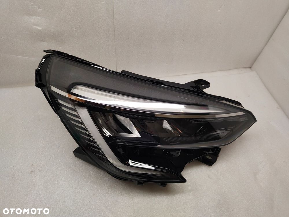 RENAULT CLIO V FULL LED LAMPA PRAWY PRZÓD 260104922R - 2