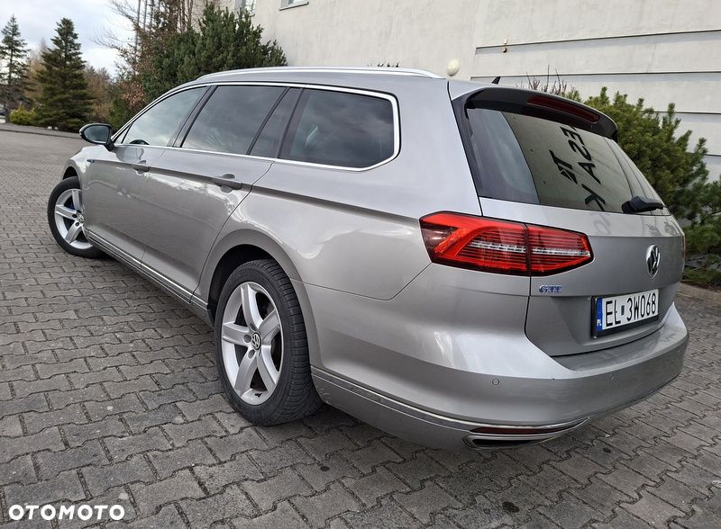 Volkswagen Passat - 16