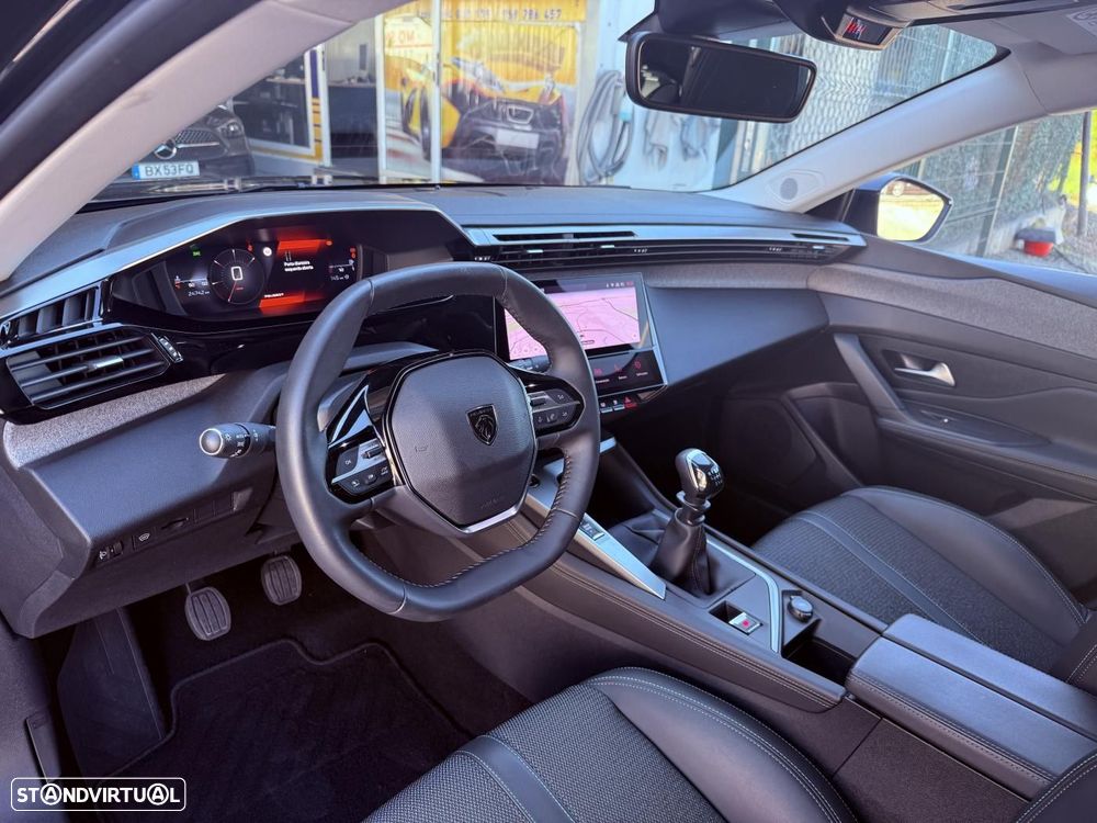 Peugeot 308 1.2 PureTech Allure - 17