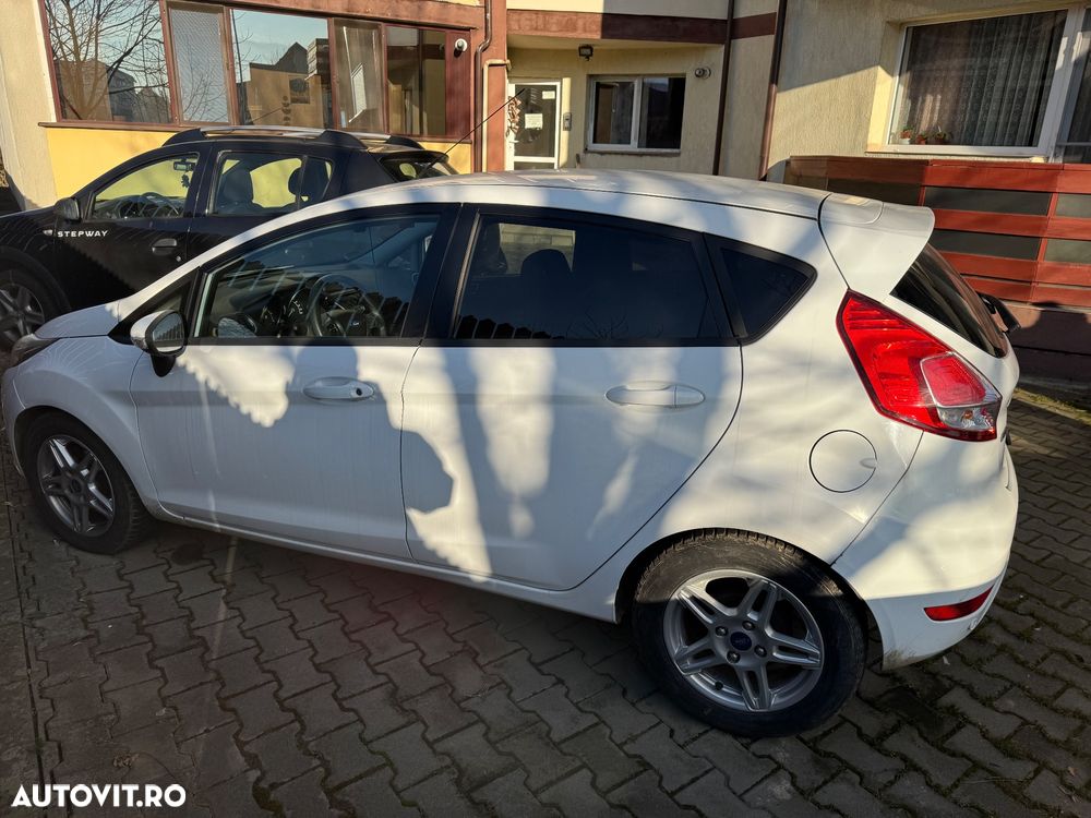 Ford Fiesta 1.6 TDCI Start-Stop ECOnetic Trend - 6
